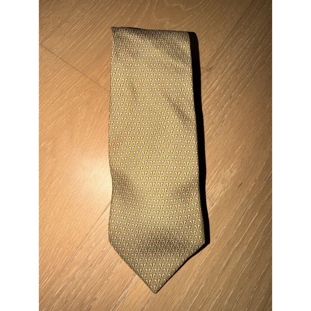 Salvatore Ferragamo Green 100% Silk Pattern Tie Excellent Used No Box